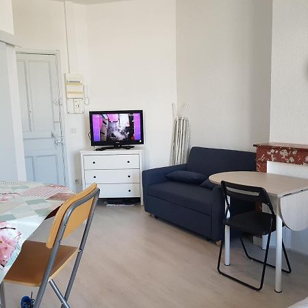 Studio With Sea View For 2 People Toulon Extérieur photo