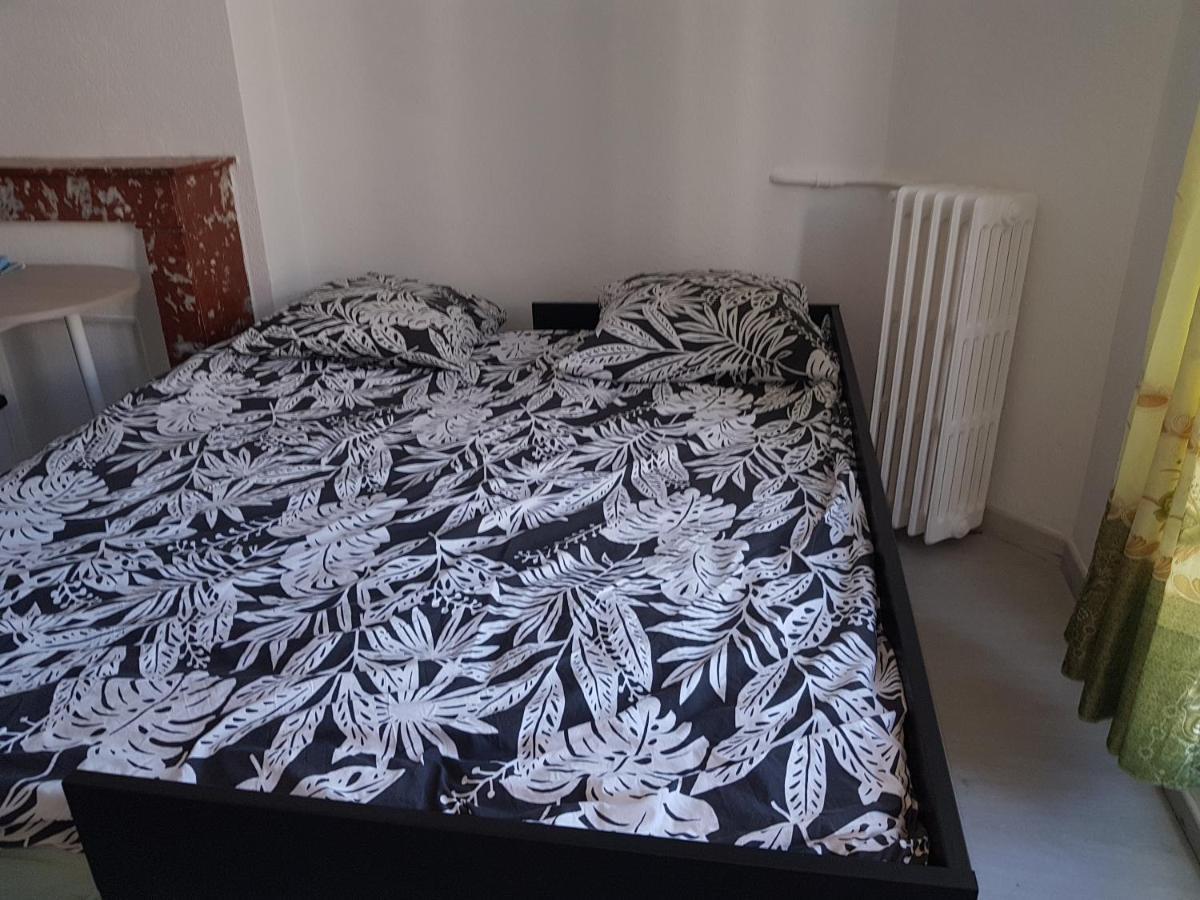 Studio With Sea View For 2 People Toulon Extérieur photo
