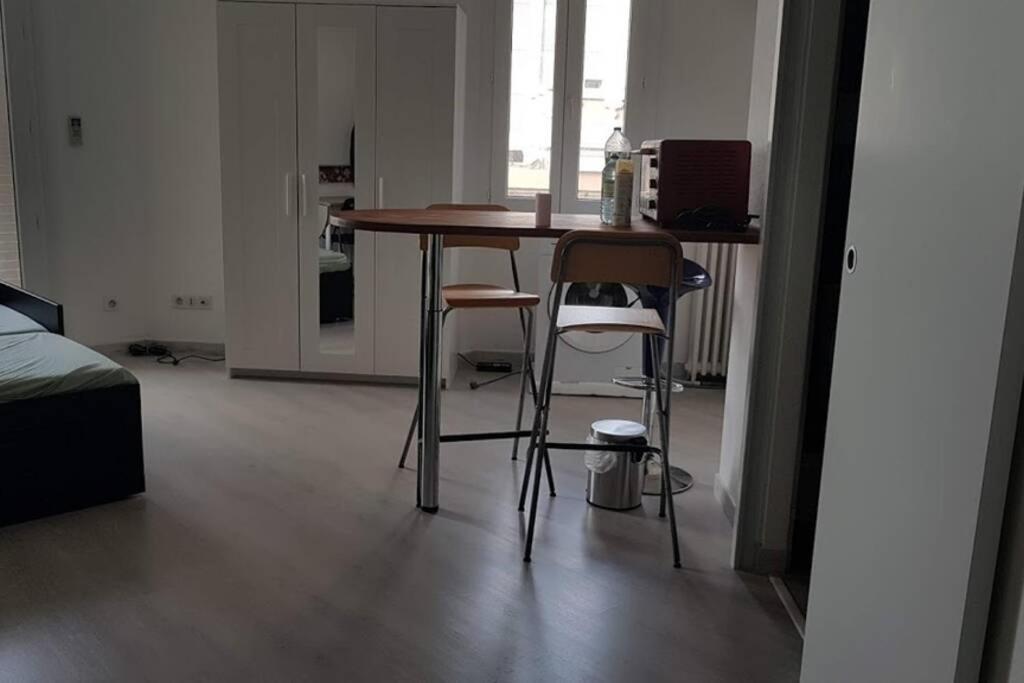 Studio With Sea View For 2 People Toulon Extérieur photo