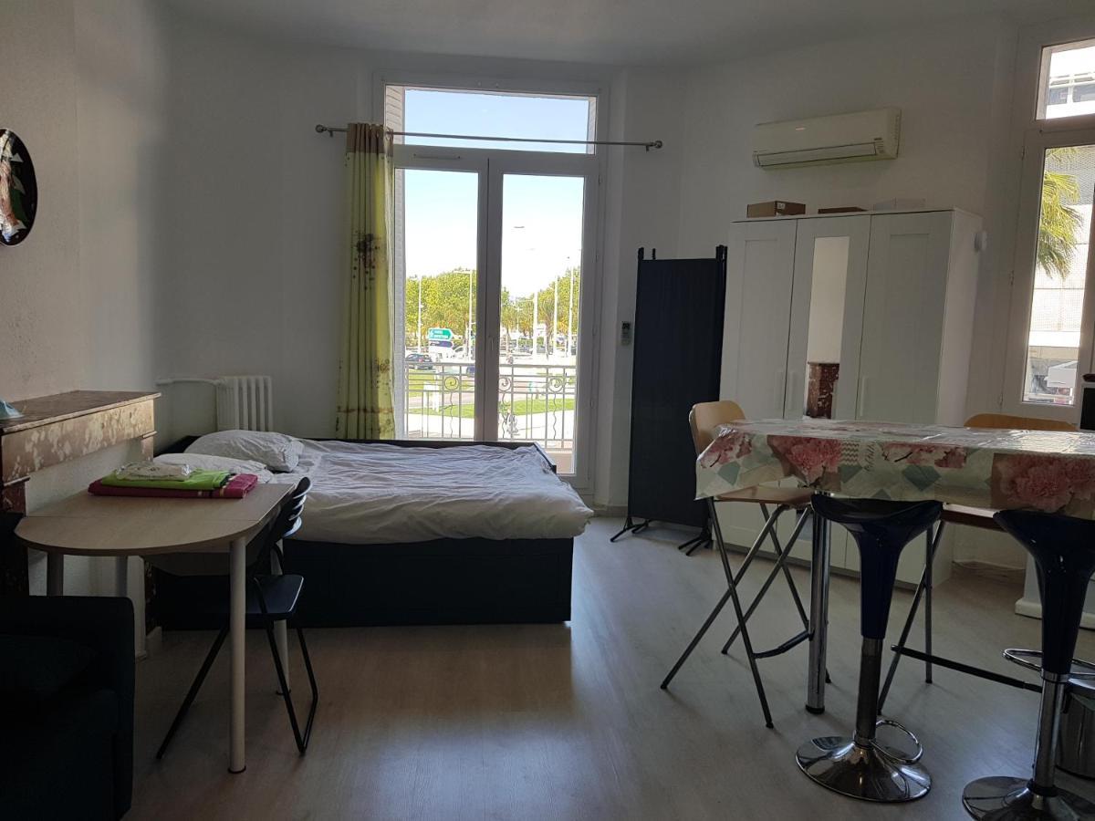 Studio With Sea View For 2 People Toulon Extérieur photo